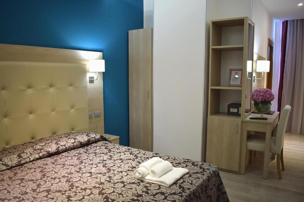 Hotel Baffo Rosso Alba Adriatica Eksteriør bilde
