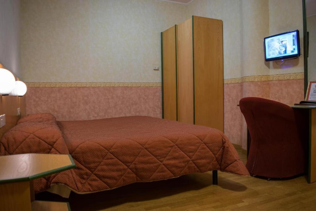 Hotel Baffo Rosso Alba Adriatica Eksteriør bilde