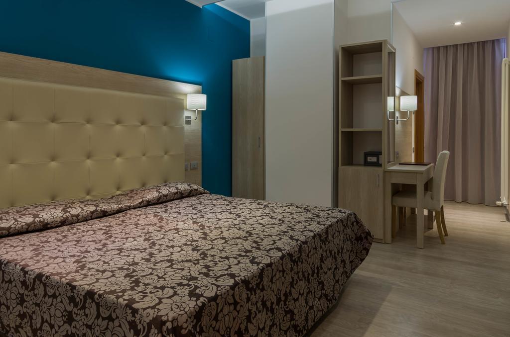 Hotel Baffo Rosso Alba Adriatica Eksteriør bilde